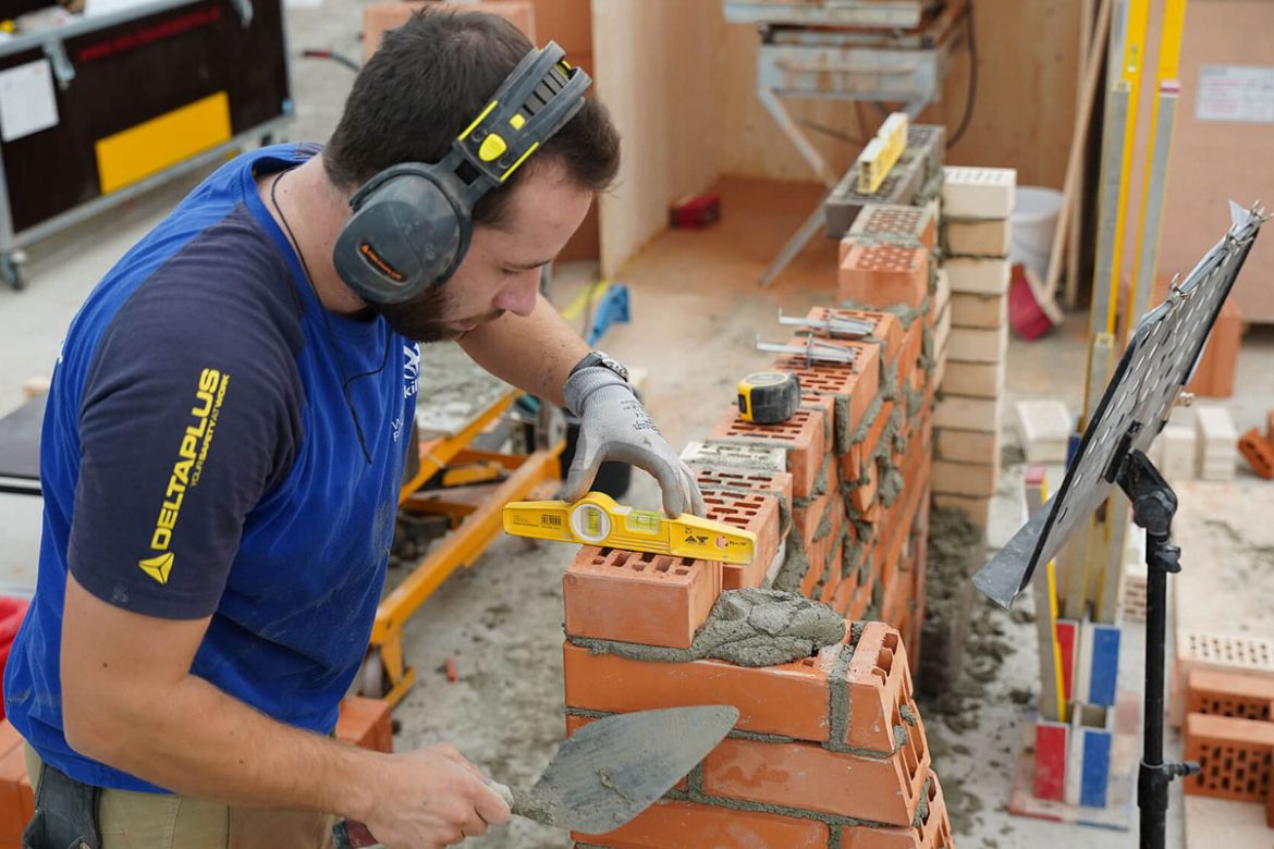 Stabila stattet als Premium-Sponsor von WorldSkills Europe zahlreiche Gewerke mit einer breiten Palette an Messwerkzeugen aus. Stabila stattet als Premium-Sponsor von WorldSkills Europe zahlreiche Gewerke mit einer breiten Palette an Messwerkzeugen aus.