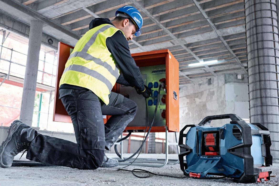 Kraftvoller Klang und maximale Flexibilität auch über die Baustelle hinaus: Radio GPB 18VH-6 SRC Professional