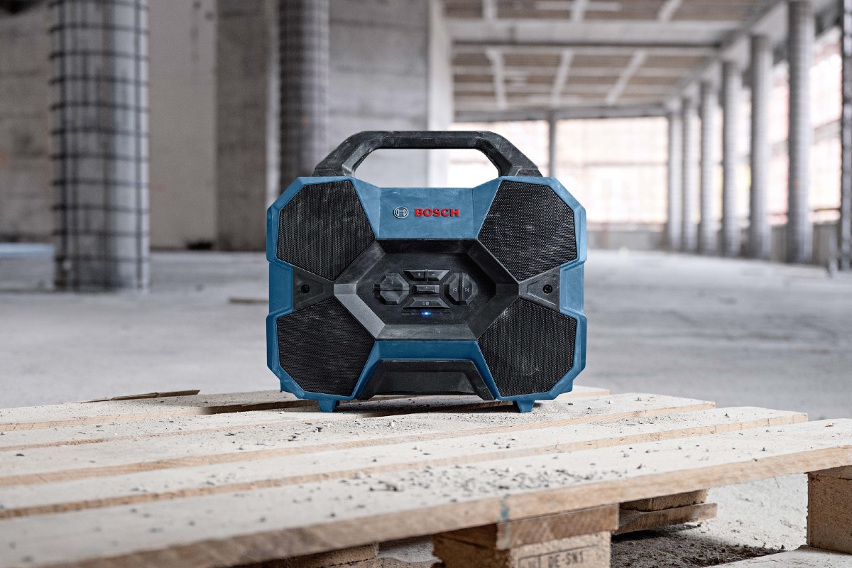 Kristallklarer und kraftvoller Sound für die Baustelle und unterwegs: Bluetooth-Lautsprecher GPB 18V-6C Professional