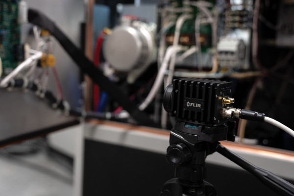 Lösungen wie die Sensorkameras FLIR A50 und FLIR A70 sind ideal für Treibstofflager, die integrierte, kamerainterne Analyse- und Alarmfunktionen zur frühzeitigen Branderkennung benötigen