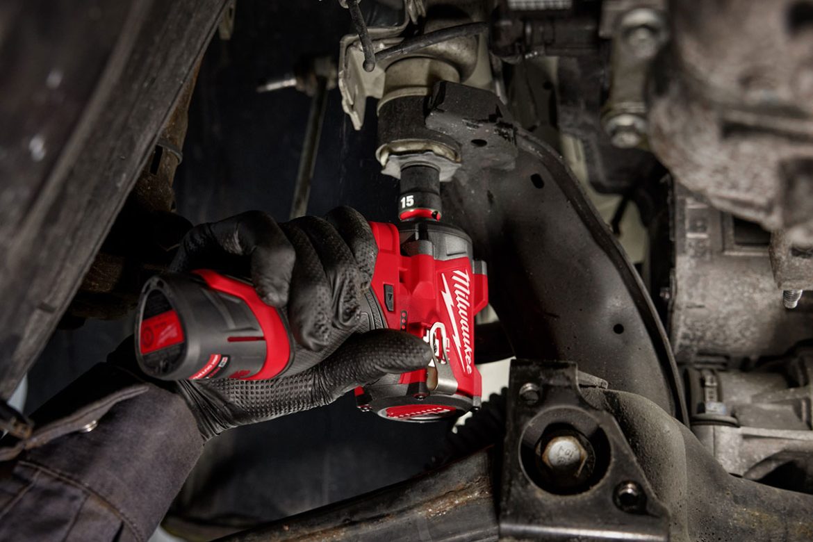 Kompakt und leistungsstark bieten die drei neuen Werkzeuge optimale Voraussetzungen für den Einsatz in beengten Arbeitsbereichen oder über Kopf.