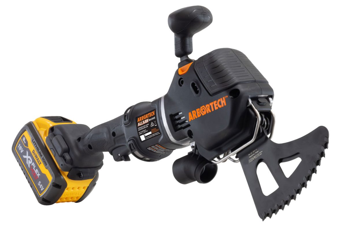 Um besonders genaue und tiefe Schnitte ohne Vorarbeiten zu ermöglichen, hat der Werkzeughersteller Arbortech das Universaltool AS200X entwickelt, dass nun erstmals auch kabellos in der Variante BA200X erhältlich ist.