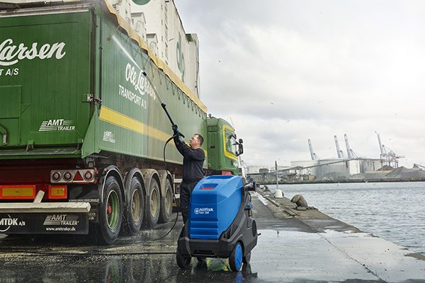 Nilfisk-MH truck
