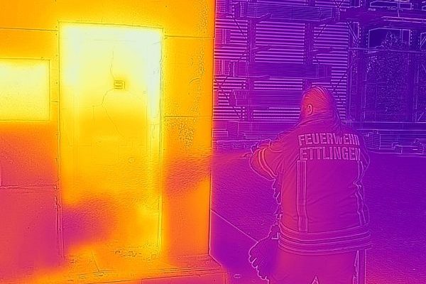 Wärmebildkamera Handy: Das CAT S62 Pro ist für Feuerwehrleute interessant und für alle, die beruflich mit Wärme und Hitze zu tun haben.