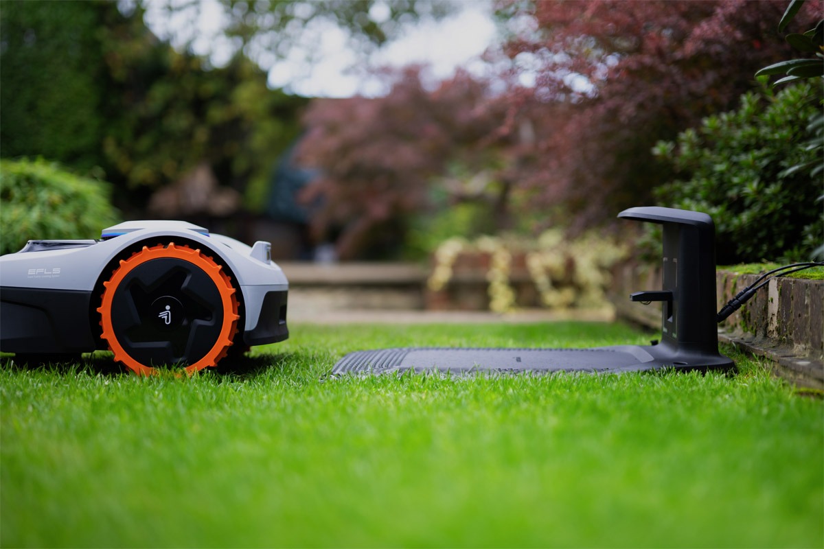 Segways Antwort auf Rasenpflege: Der effiziente Navimow i105e.